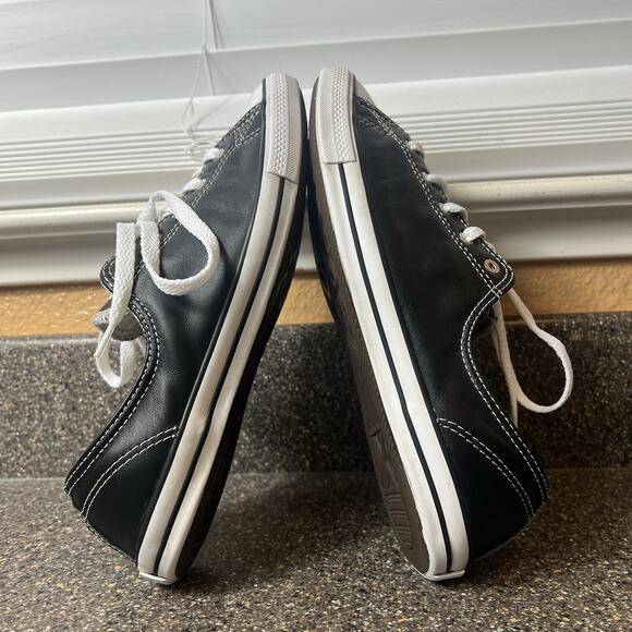 Converse Chuck Taylor All Star Lace Up Low Classic Black Leather Shoe Women Sz 8 - Picture 5 of 11